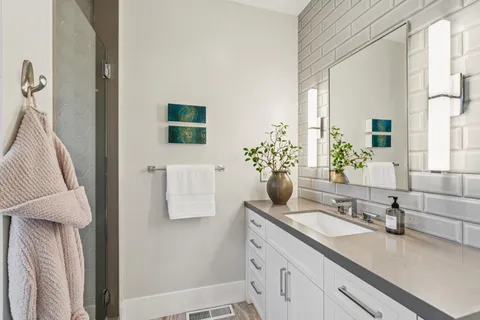 $4,590,000 | 519 Reed Court, Healdsburg, CA 95448