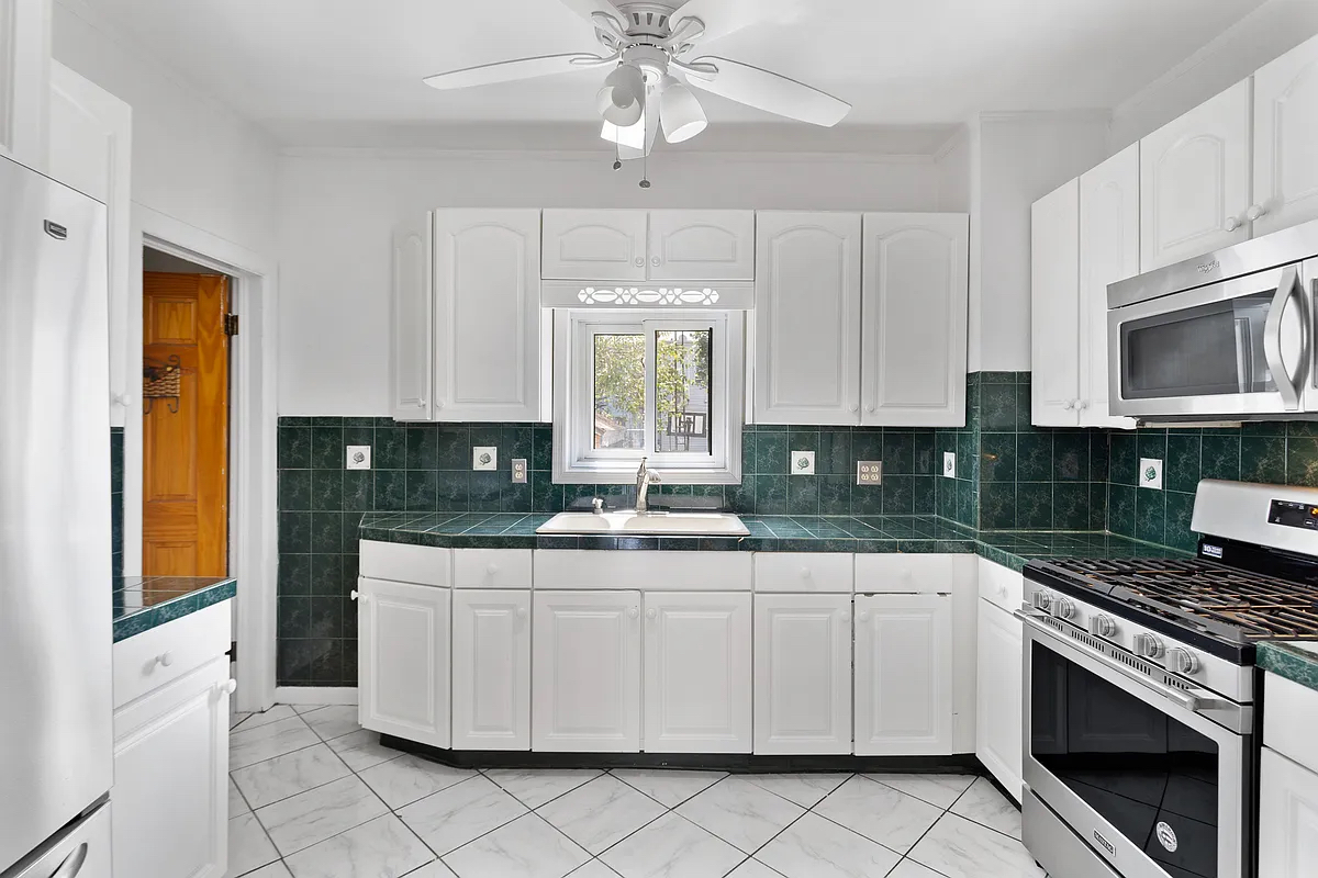 91-22 92nd Street Queens, NY 11421 - Photo 6 of 23