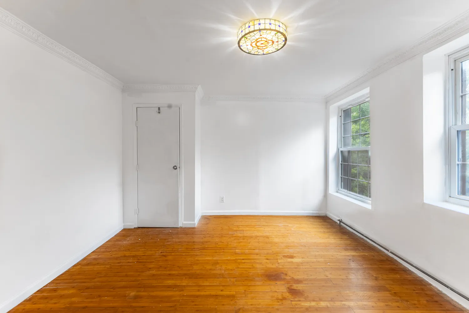 a view of empty room with window