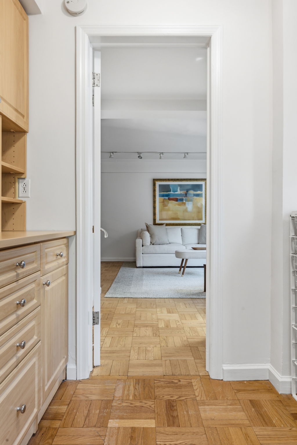 315 East 69th Street, Unit 4B Manhattan, NY 10021 - Photo 7 of 20
