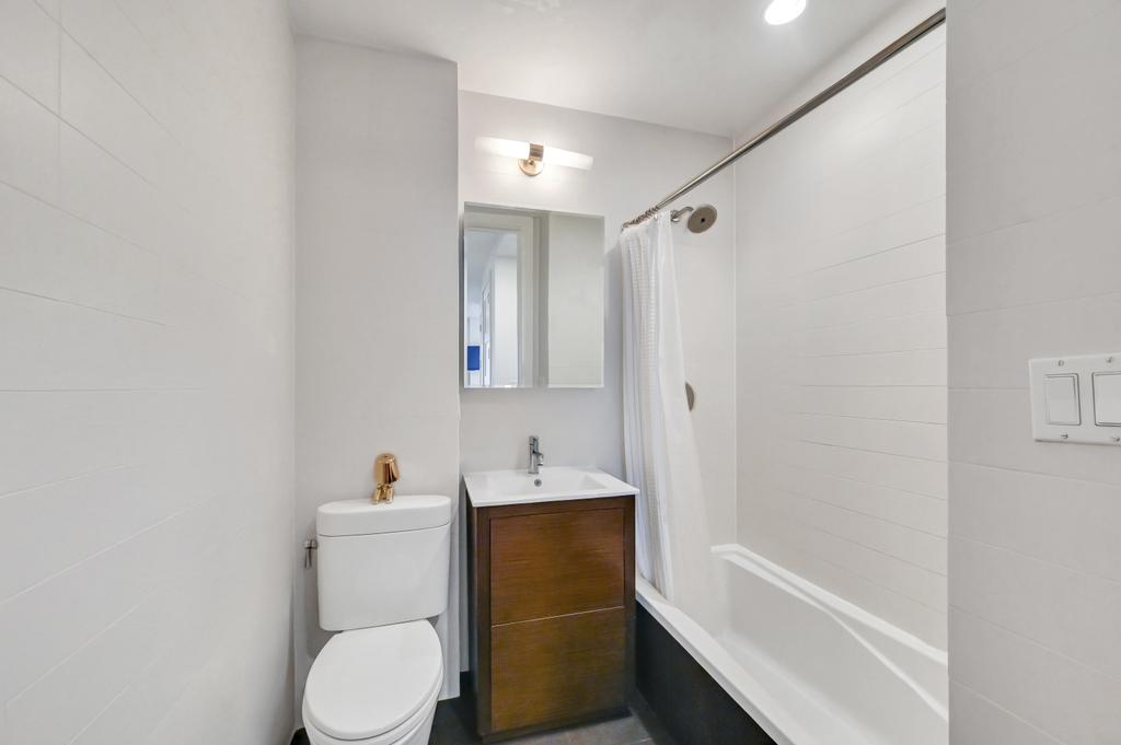 148 East 19th Street, Unit 2D Manhattan, NY 10003 - Photo 8 of 15