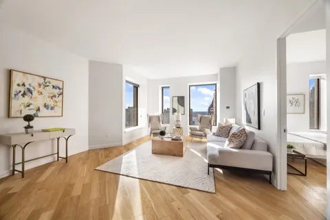 $2,095,000 | 75 Wall Street, Unit 36FF | Financial District