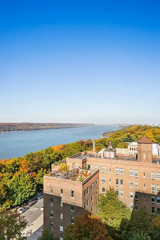 $565,000 | 900 West 190th Street, Unit 11A | Hudson Heights