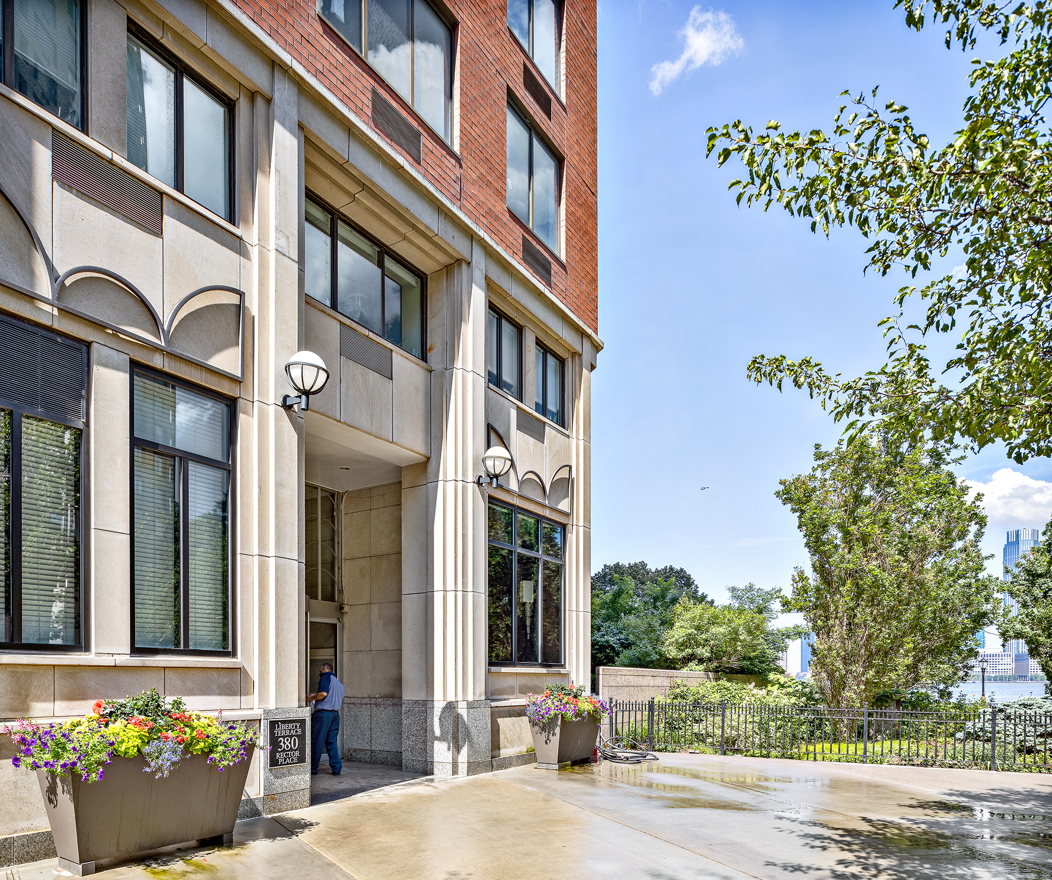 380 Rector Place, Unit 15E Manhattan, NY 10280 - Photo 10 of 18