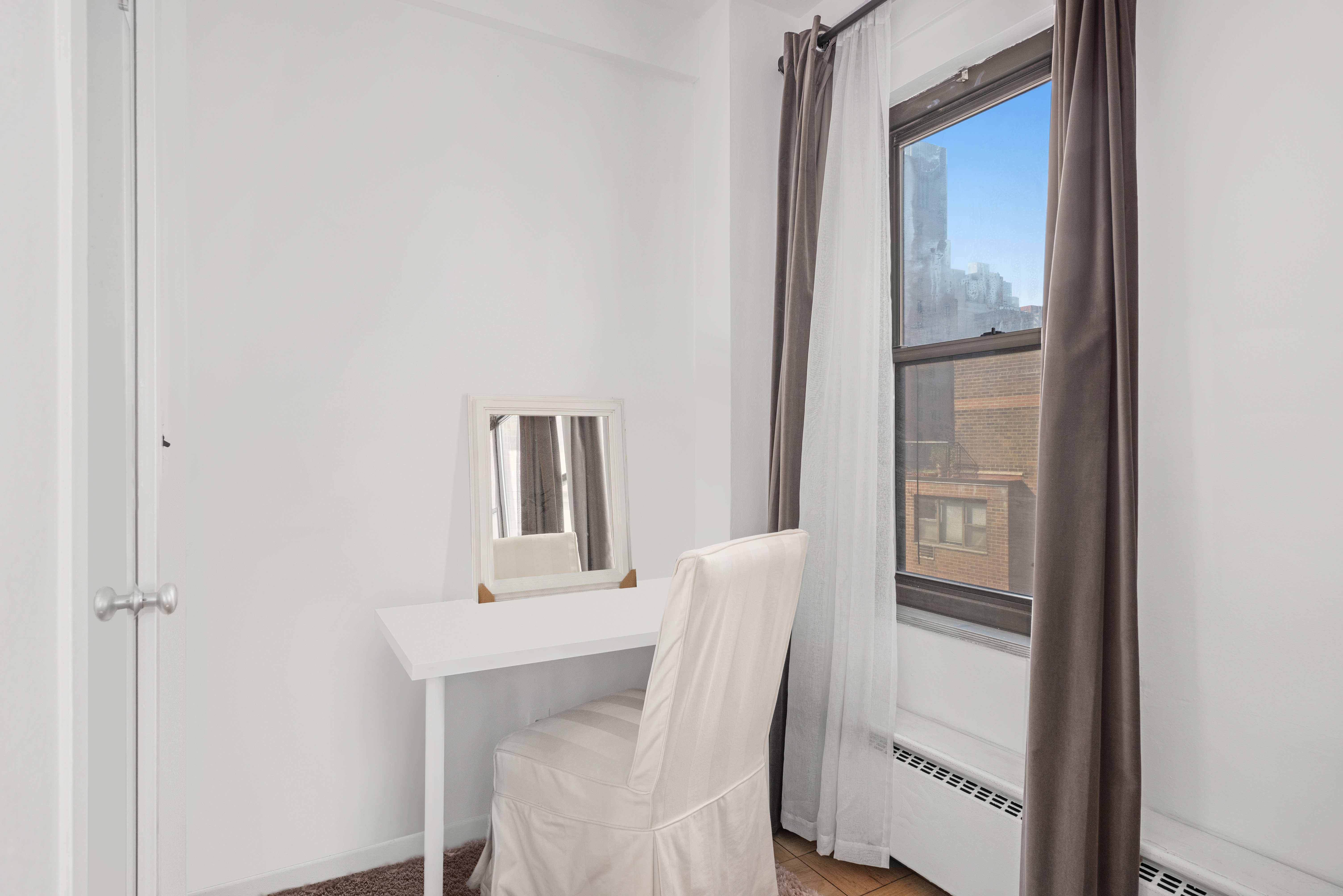 2 Tudor City Place, Unit 11NS Manhattan, NY 10017 - Photo 5 of 9 Gallery Image 5