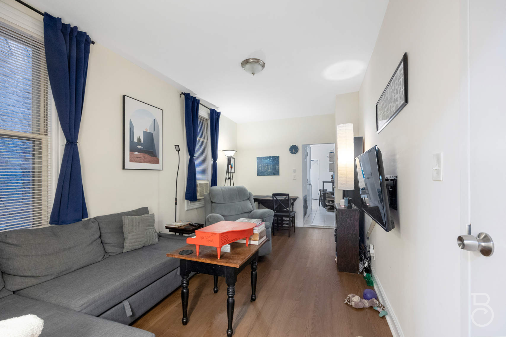 20-12 29th Street Queens, NY 11105 - Photo 2 of 18