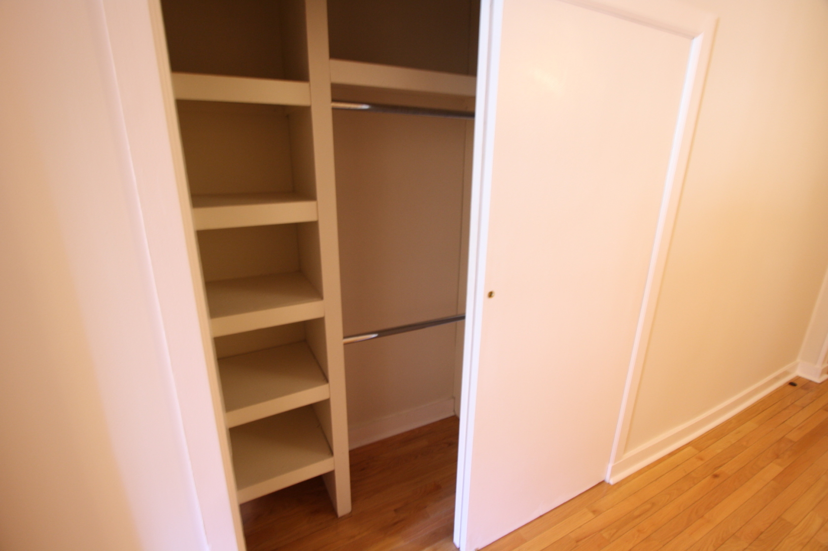 1643 York Avenue, Unit 4E Manhattan, NY 10028 - Photo 4 of 5