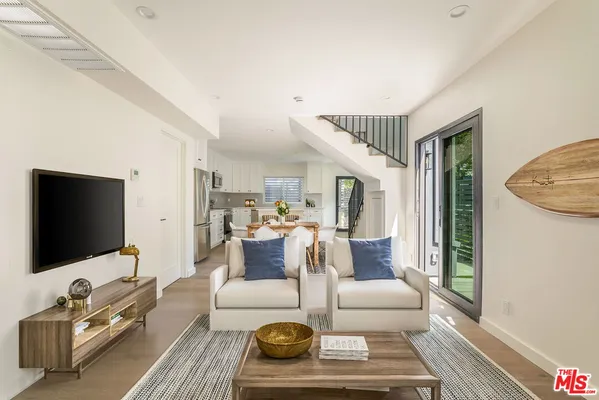 $5,995 | 535 Beloit Avenue, Los Angeles, CA 90049