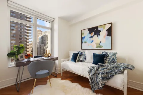 $2,100,000 | 205 East 85th Street, Unit 15J | Upper East Side