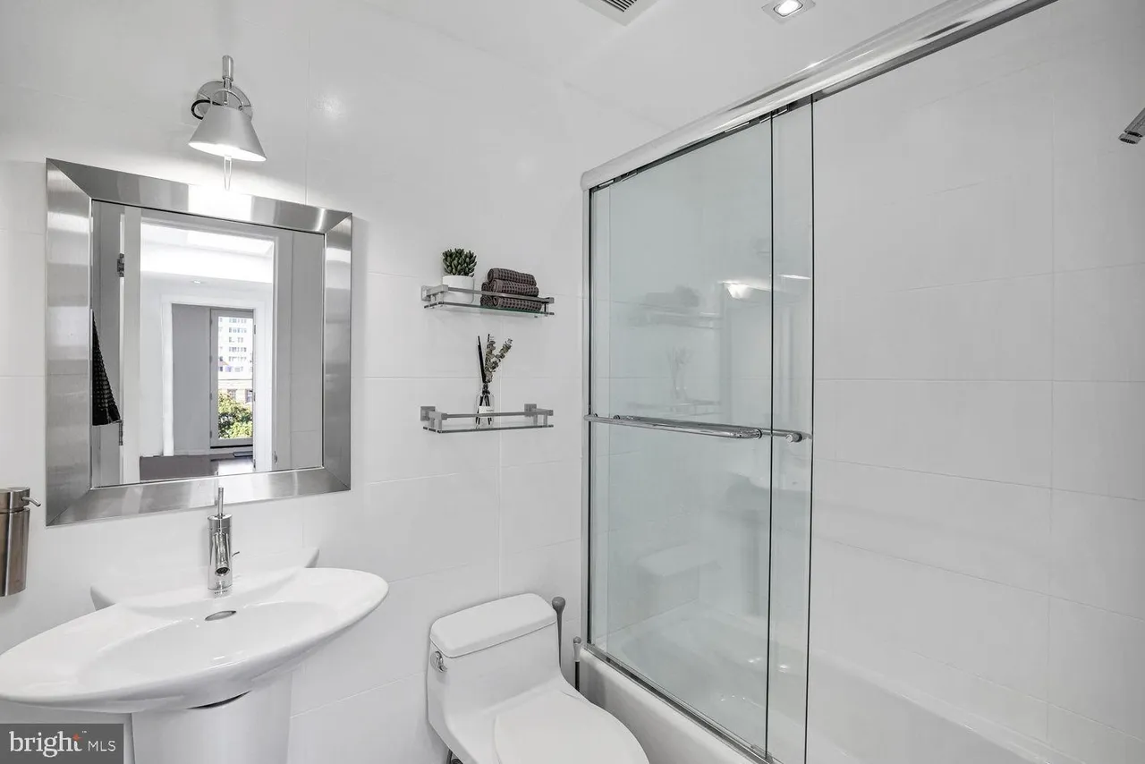 1630 19th Street Northwest Washington, DC 20009 - Photo 38 of 44