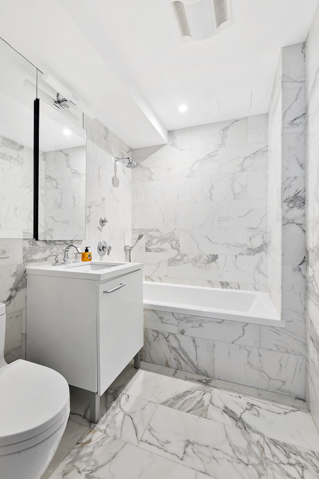 151 West 21st Street, Unit 8C Manhattan, NY 10011 - Photo 5 of 8