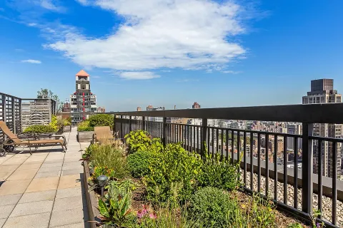 $1,290,000 | 300 East 59th Street, Unit 2601 | Sutton Place