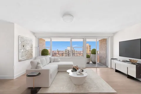 $1,795,000 | 175 West 95th Street, Unit 25E | Upper West Side