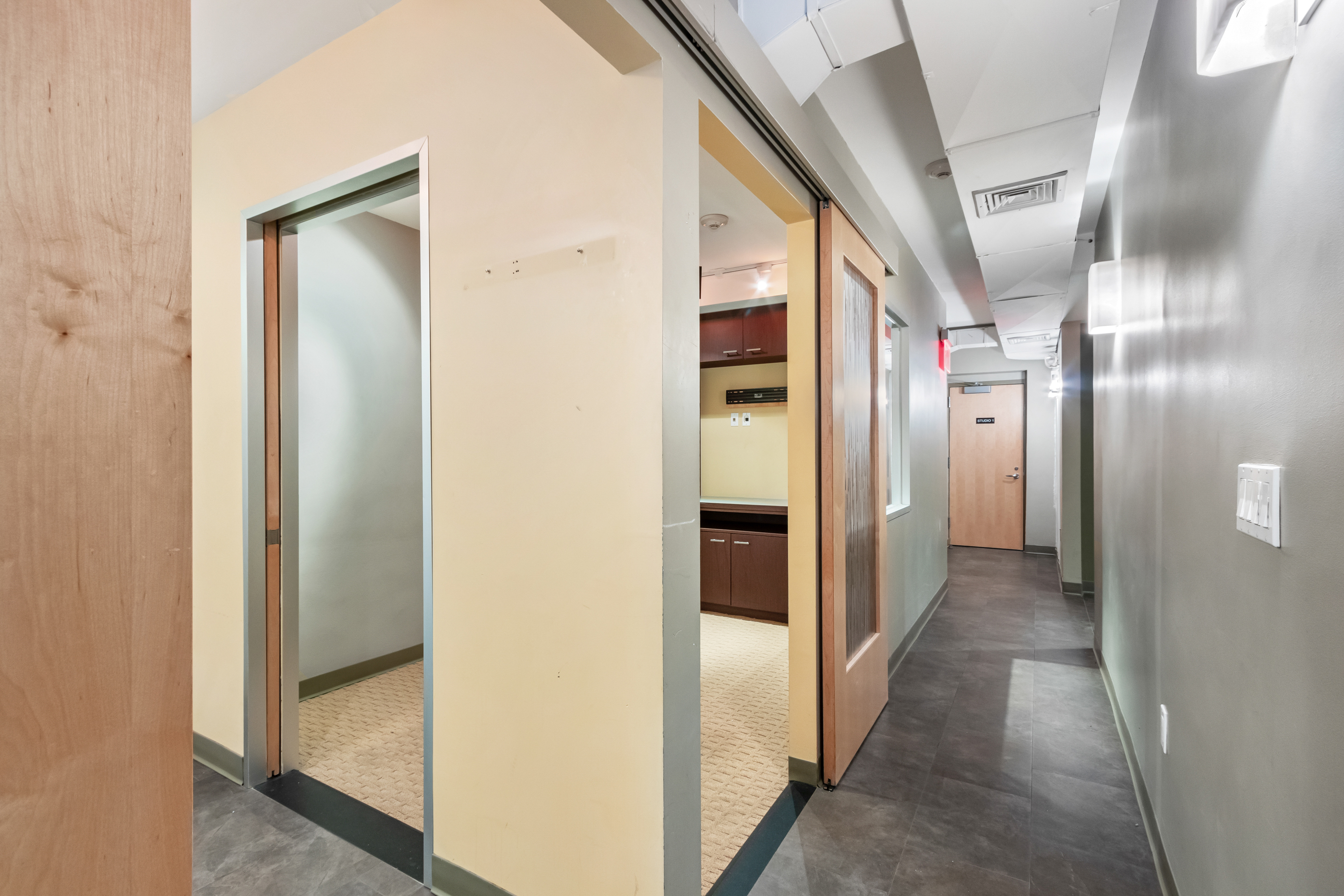 127 East 31st Street, Unit PROFESSIONAL Manhattan, NY 10016 - Photo 3 of 7 a view of hallway