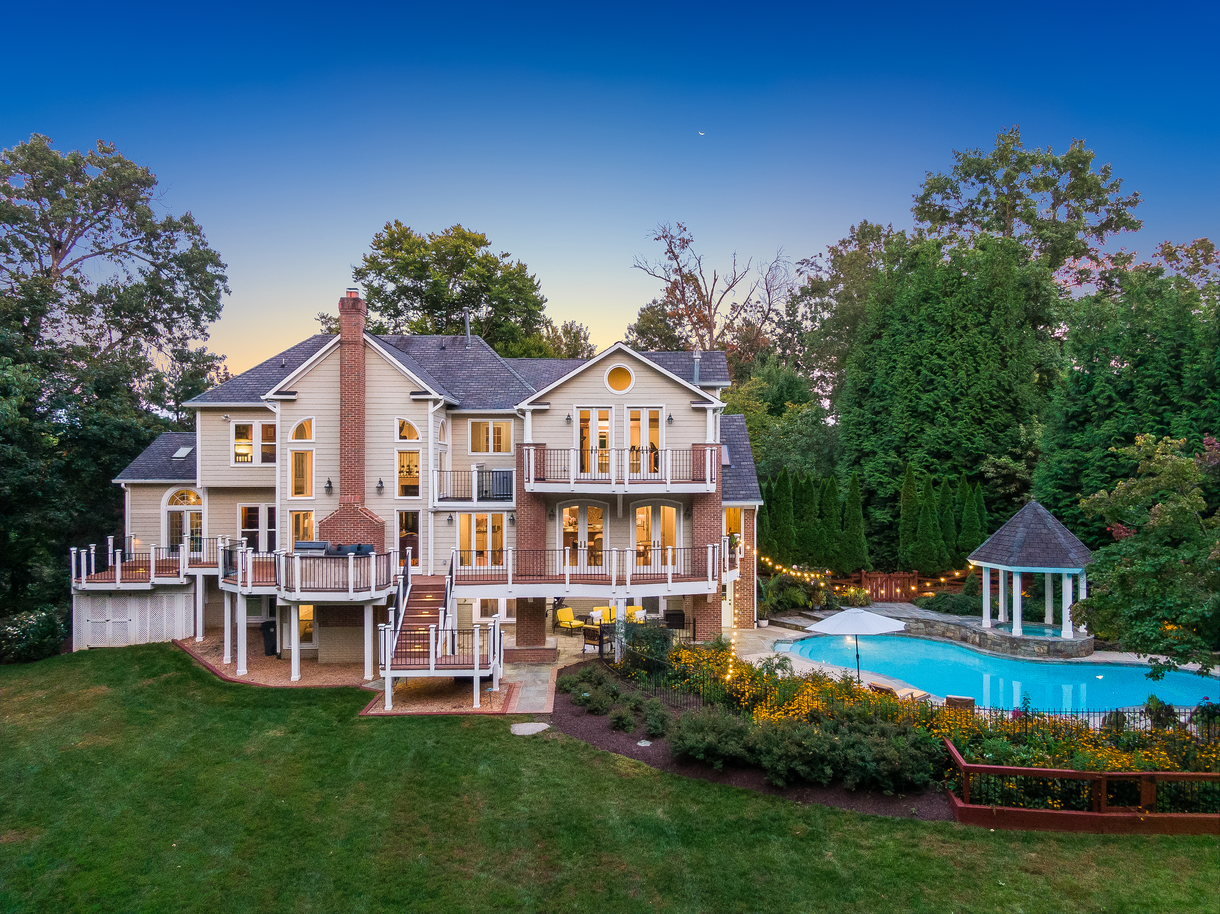 1236 Tottenham Court Reston, VA 20194 - Photo 2 of 23 Gallery Image 2