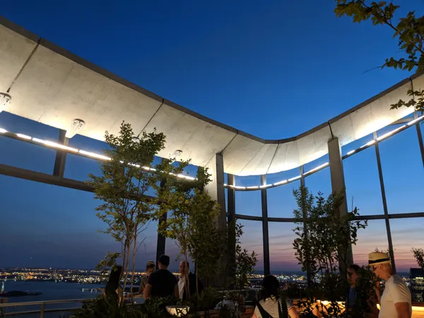 $6,695,000 | 50 West Street, Unit 37C | Financial District