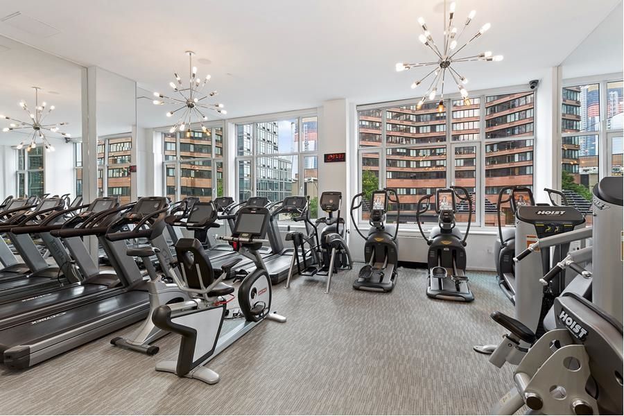 635 West 42nd Street, Unit 10F Manhattan, NY 10036 - Photo 16 of 17