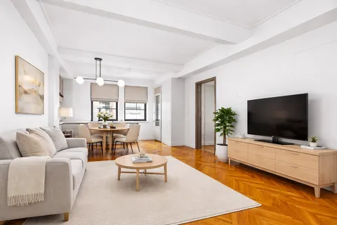 $799,000 | 440 West End Avenue, Unit 15F | Upper West Side