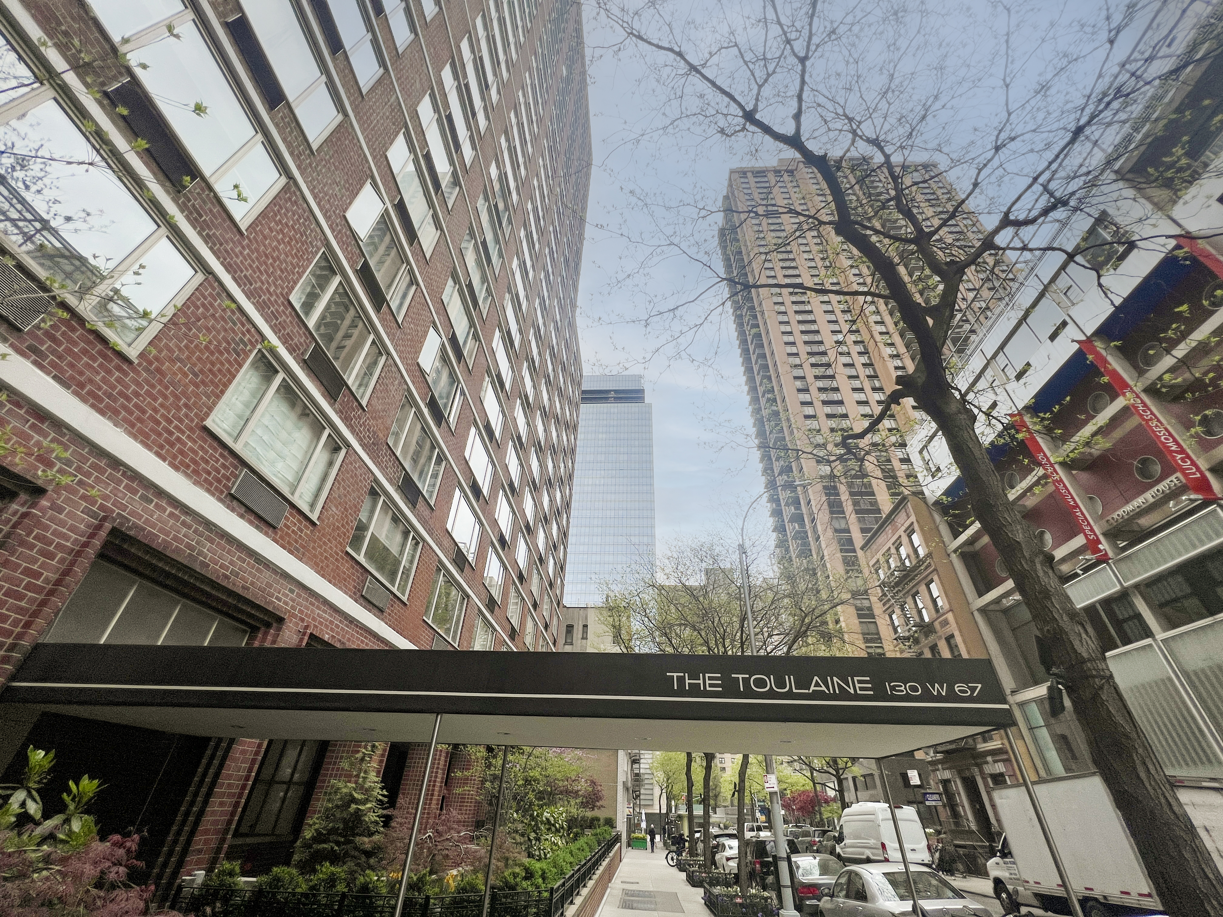 130 West 67th Street, Unit 2E Manhattan, NY 10023 - Photo 9 of 11 a view of entryway with a front door