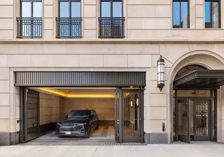 $18,500,000 | 200 East 75th Street, Unit PH1 | Lenox Hill
