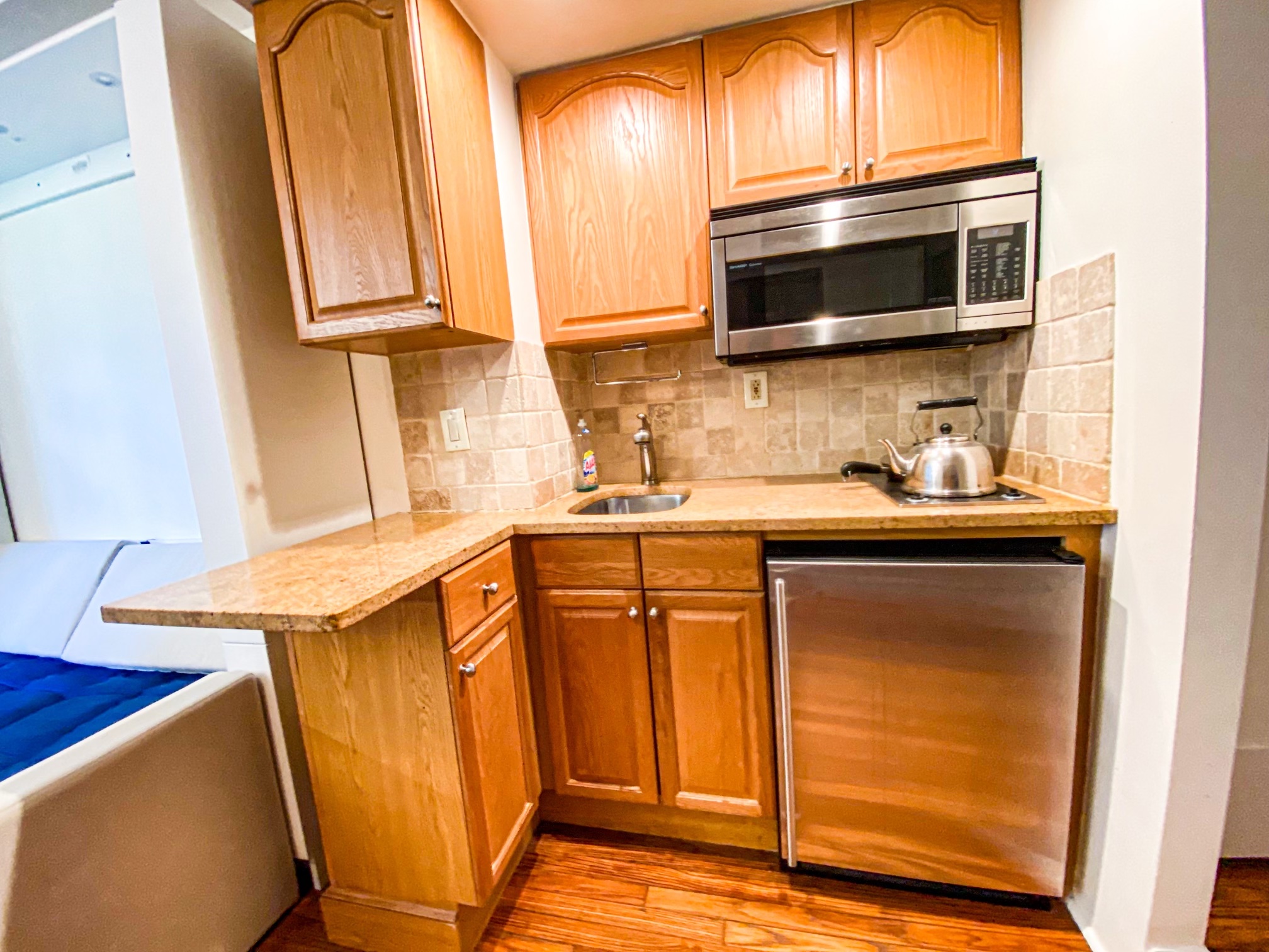 25 Tudor City Place, Unit 918 Manhattan, NY 10017 - Photo 3 of 11