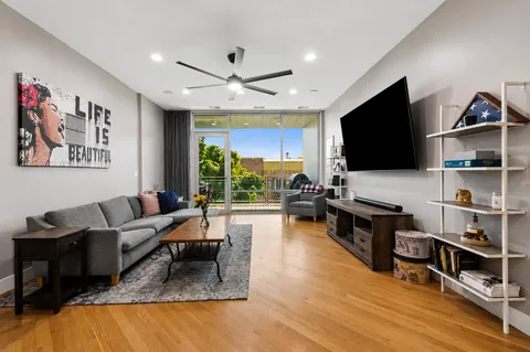 $715,000 | 2242 West Chicago Avenue, Unit 301, Chicago, IL 60622