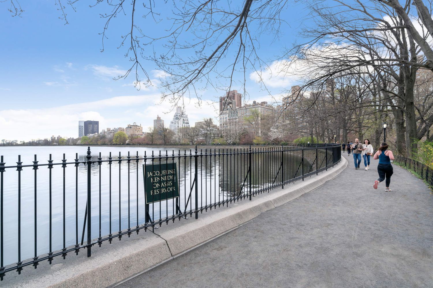 25 East 86th Street, Unit 3C Manhattan, NY 10028 - Photo 13 of 15 a view of railway station with sitting area