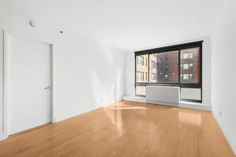 $750,000 | 242 East 25th Street, Unit 9A | Kips Bay