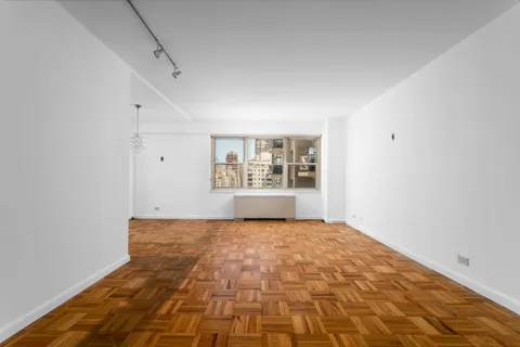$425,000 | 205 East 63rd Street, Unit 19G | Lenox Hill