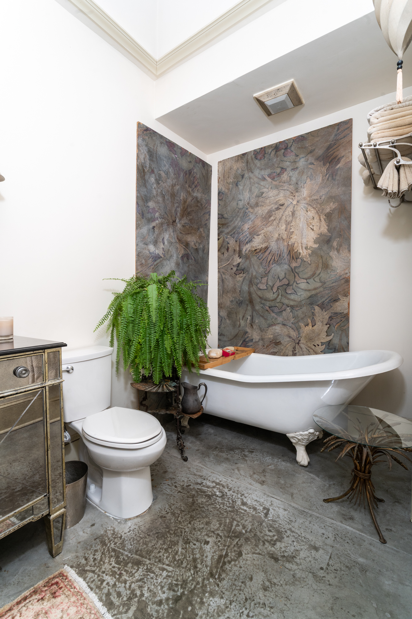 426 West 160th Street Manhattan, NY 10032 - Photo 20 of 33 a bathroom with a toilet a sink and bathtub