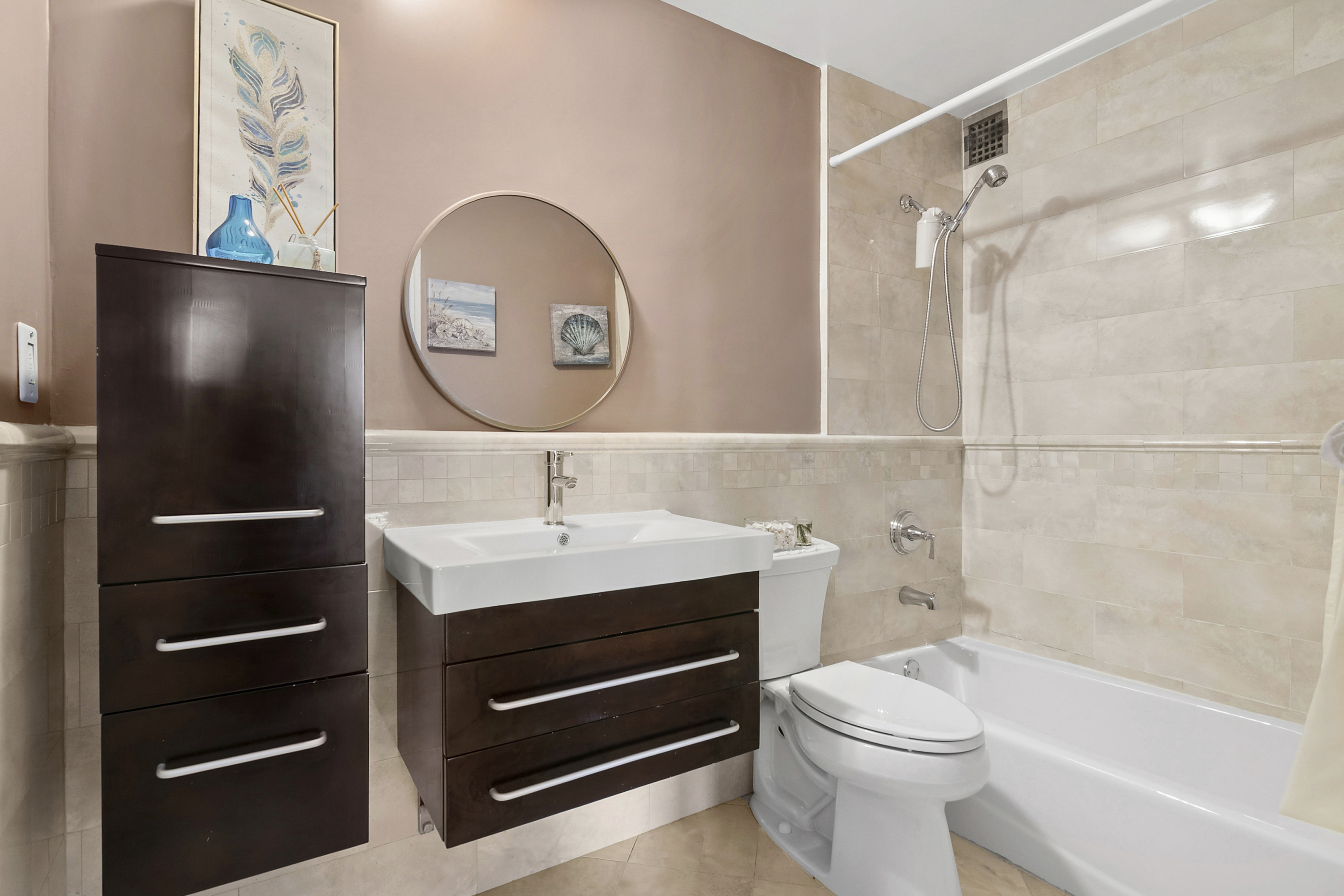 9-20 166th Street, Unit 3B Queens, NY 11357 - Photo 7 of 17