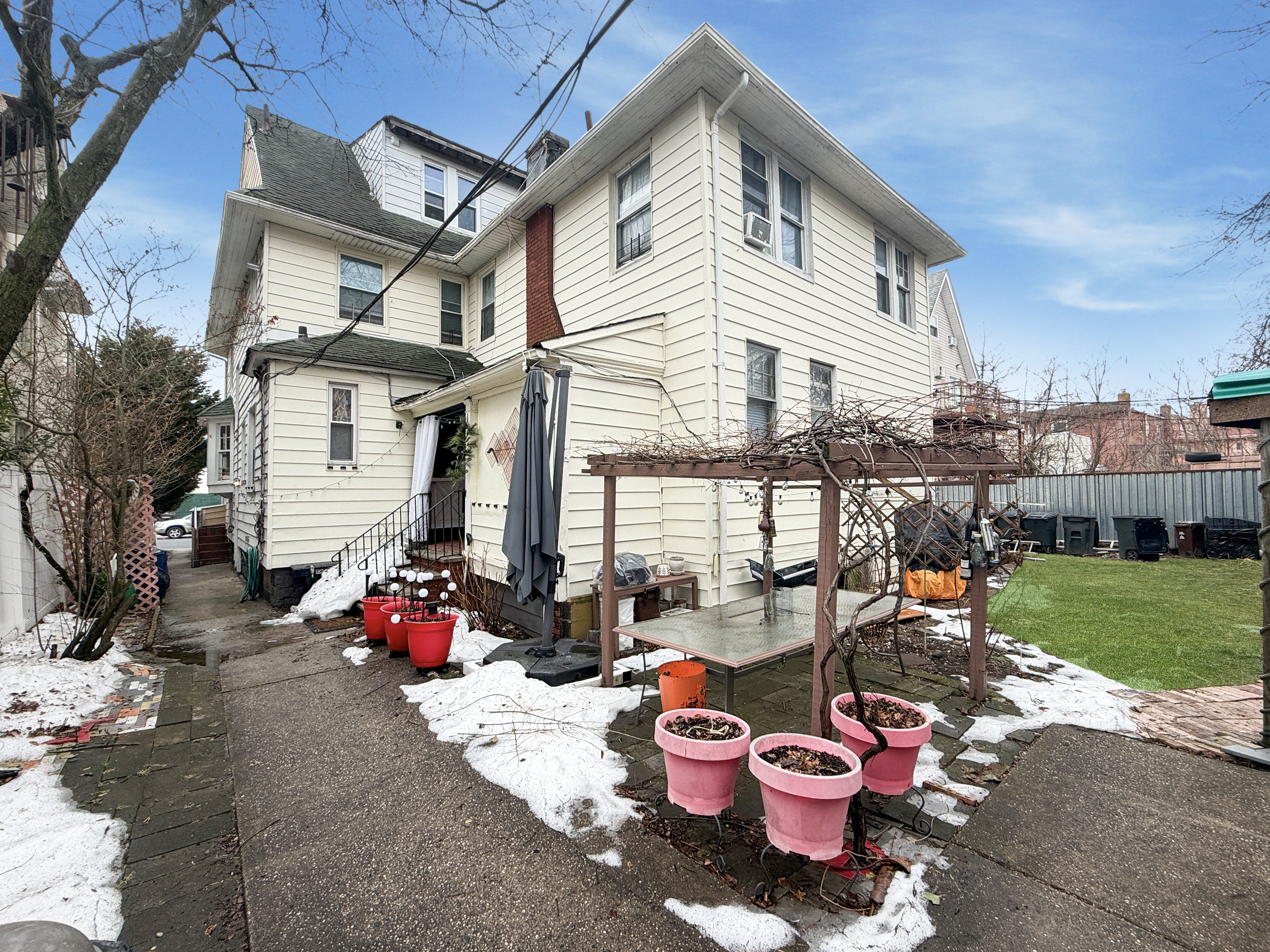 4215 Atlantic Avenue Brooklyn, NY 11224 - Photo 15 of 21 a front view of a house