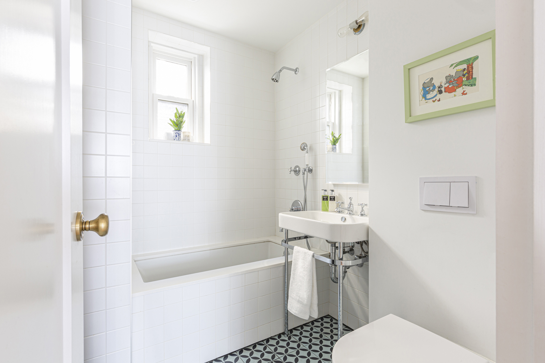 1 West 67th Street, Unit 914 Manhattan, NY 10023 - Photo 8 of 10