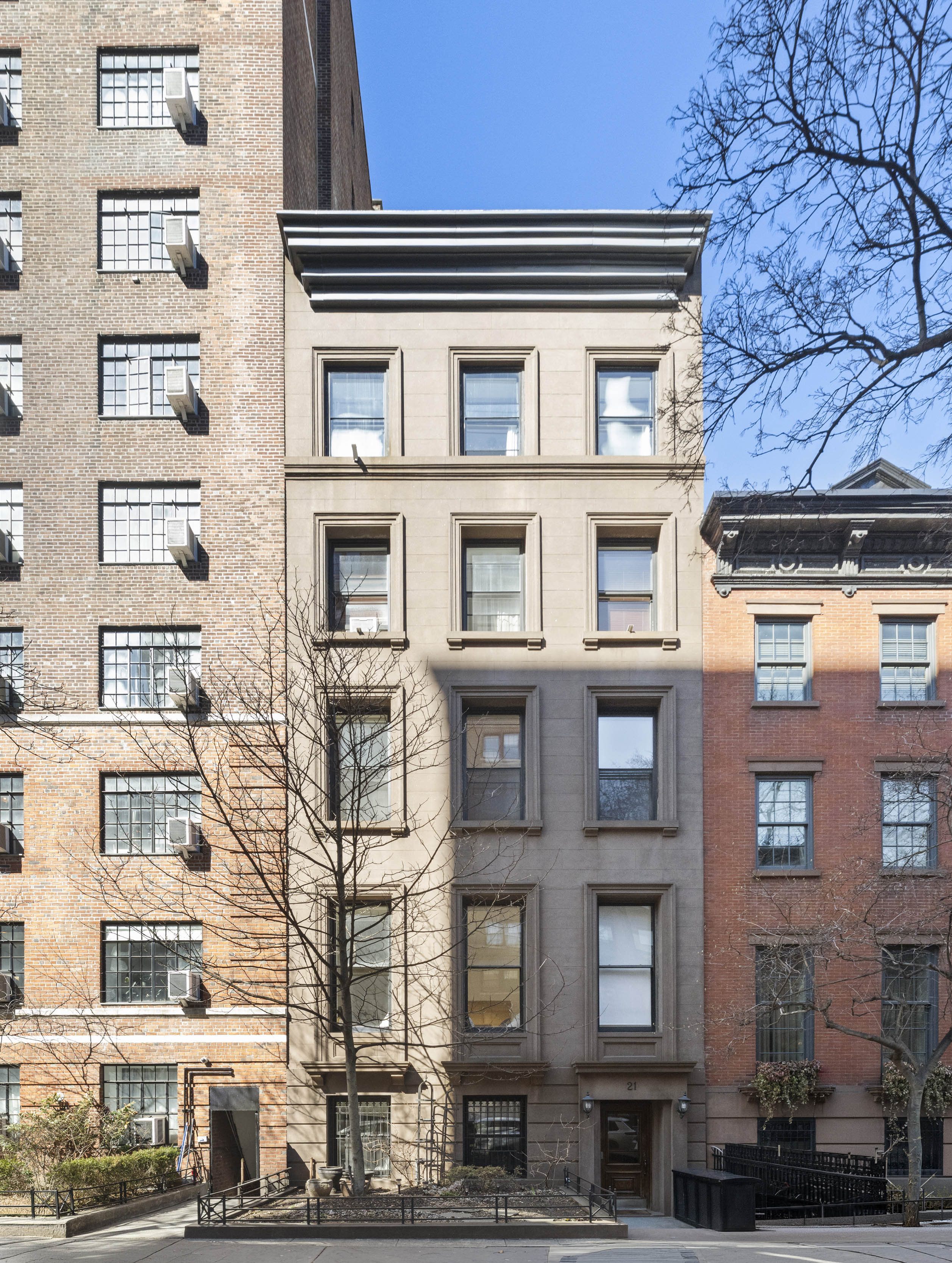 21 Monroe Place, Unit 5F Brooklyn, NY 11201 - Photo 9 of 10 a front view of a multi story building