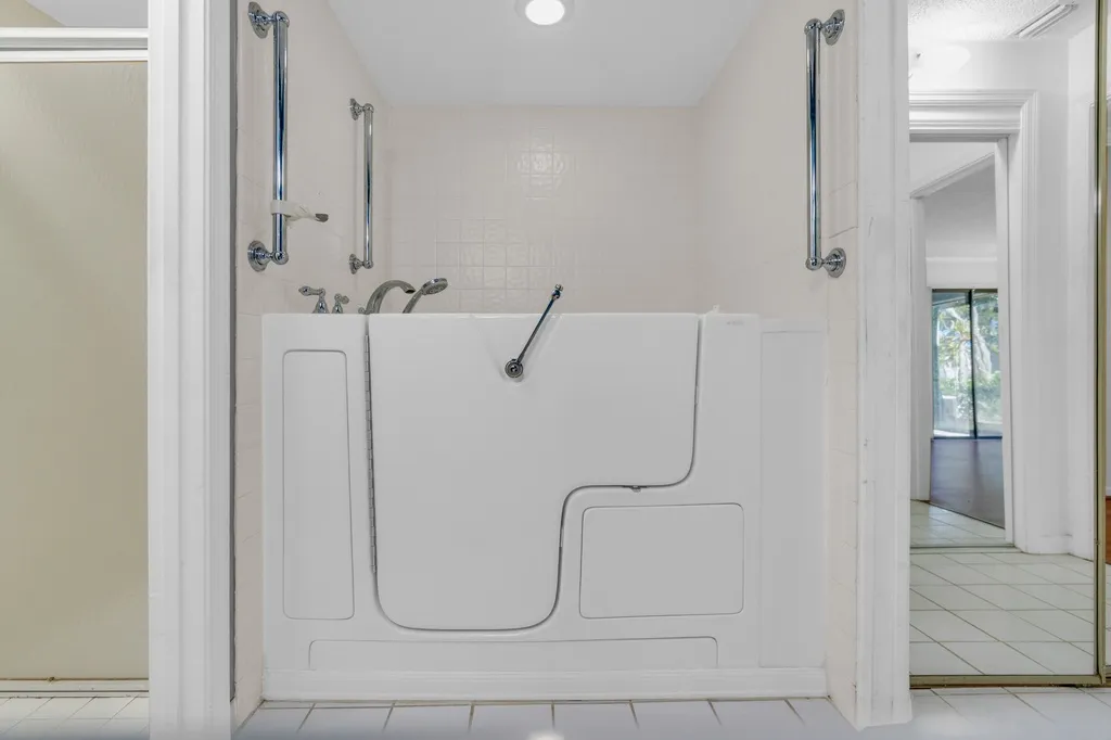 $410,000 | 8209 Waterford Avenue, Unit 8209, Tamarac, FL 33321