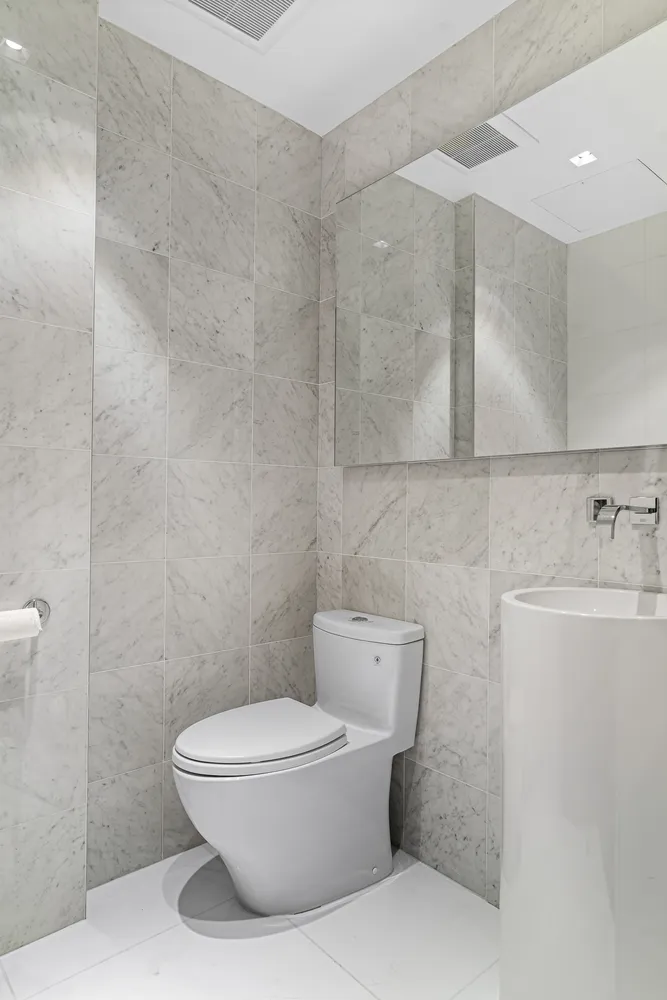 $35,000 | 135 East 38th Street | Murray Hill