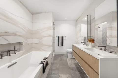 $1,870,000 | 868 Lorimer Street, Unit 3C | Greenpoint