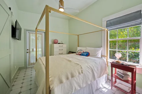 $2,200,000 | 524 West 47th Street, Miami Beach, FL 33140