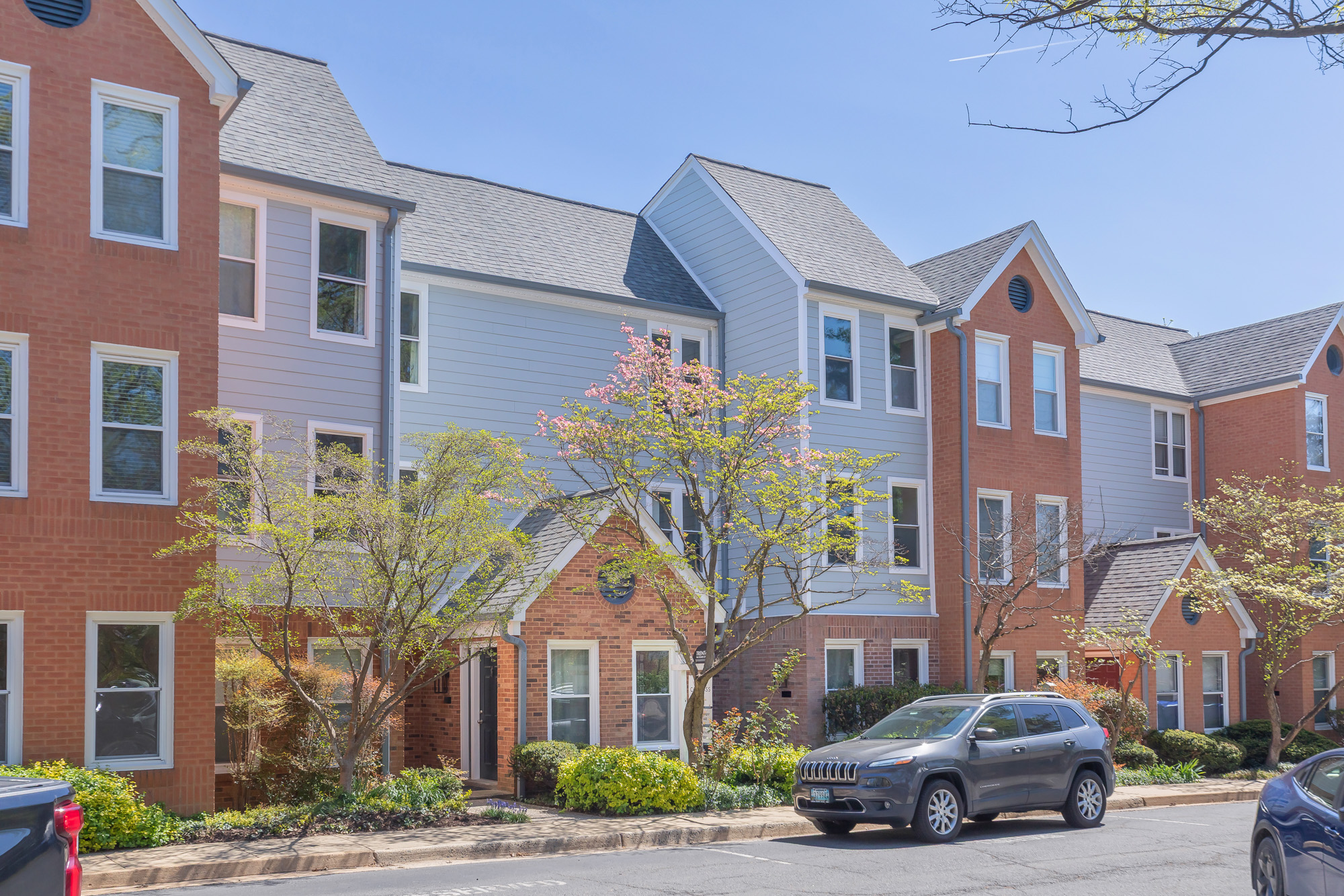 2103 North Rolfe Street, Unit B Arlington, VA 22209 - Photo 2 of 63