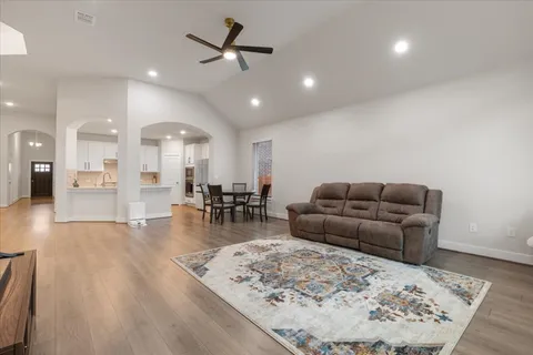$425,000 | 450 Durian Loop, Buda, TX 78610