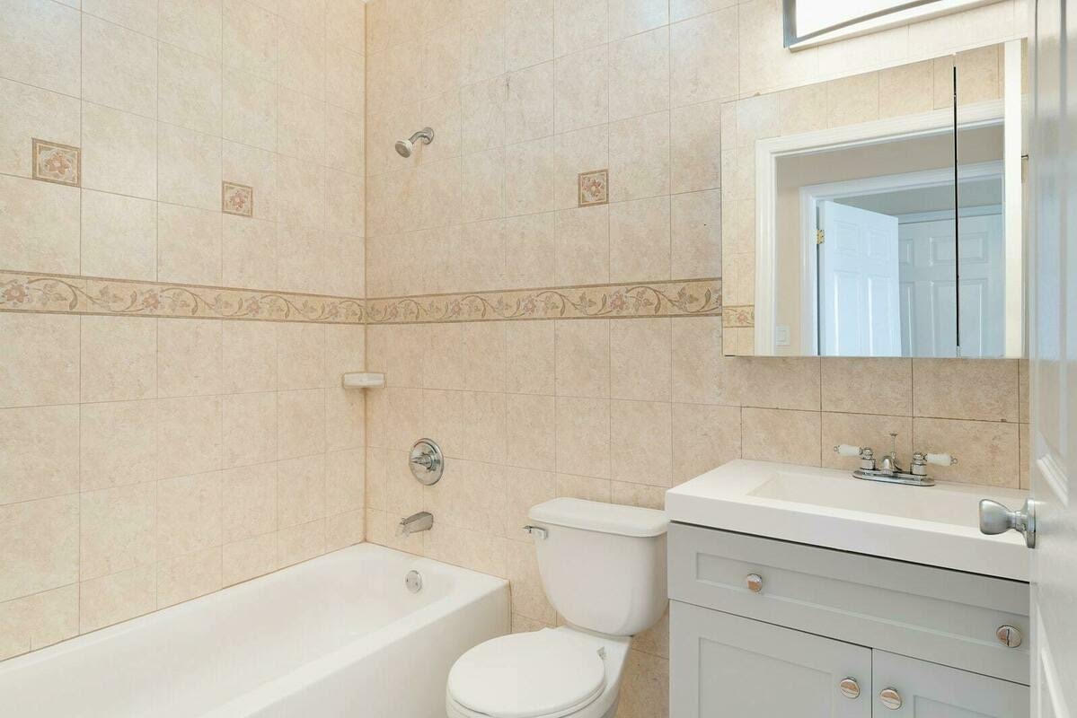 71-03 Cooper Avenue, Unit 3FAM Queens, NY 11385 - Photo 7 of 10