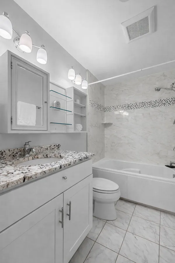 $670,000 | 100 Burrill Street, Unit 3, Swampscott, MA 01907