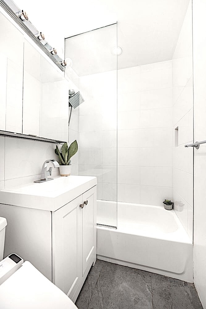 354 West 23rd Street, Unit 2A Manhattan, NY 10011 - Photo 6 of 8