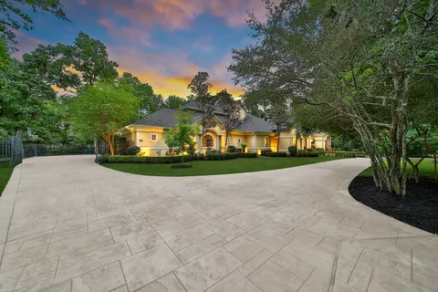 Contact Agent | North Gary Glen Circle, The Woodlands, TX 77382