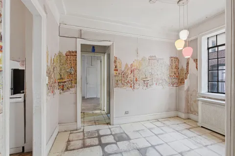 $775,000 | 210 West 78th Street, Unit 8C | Upper West Side