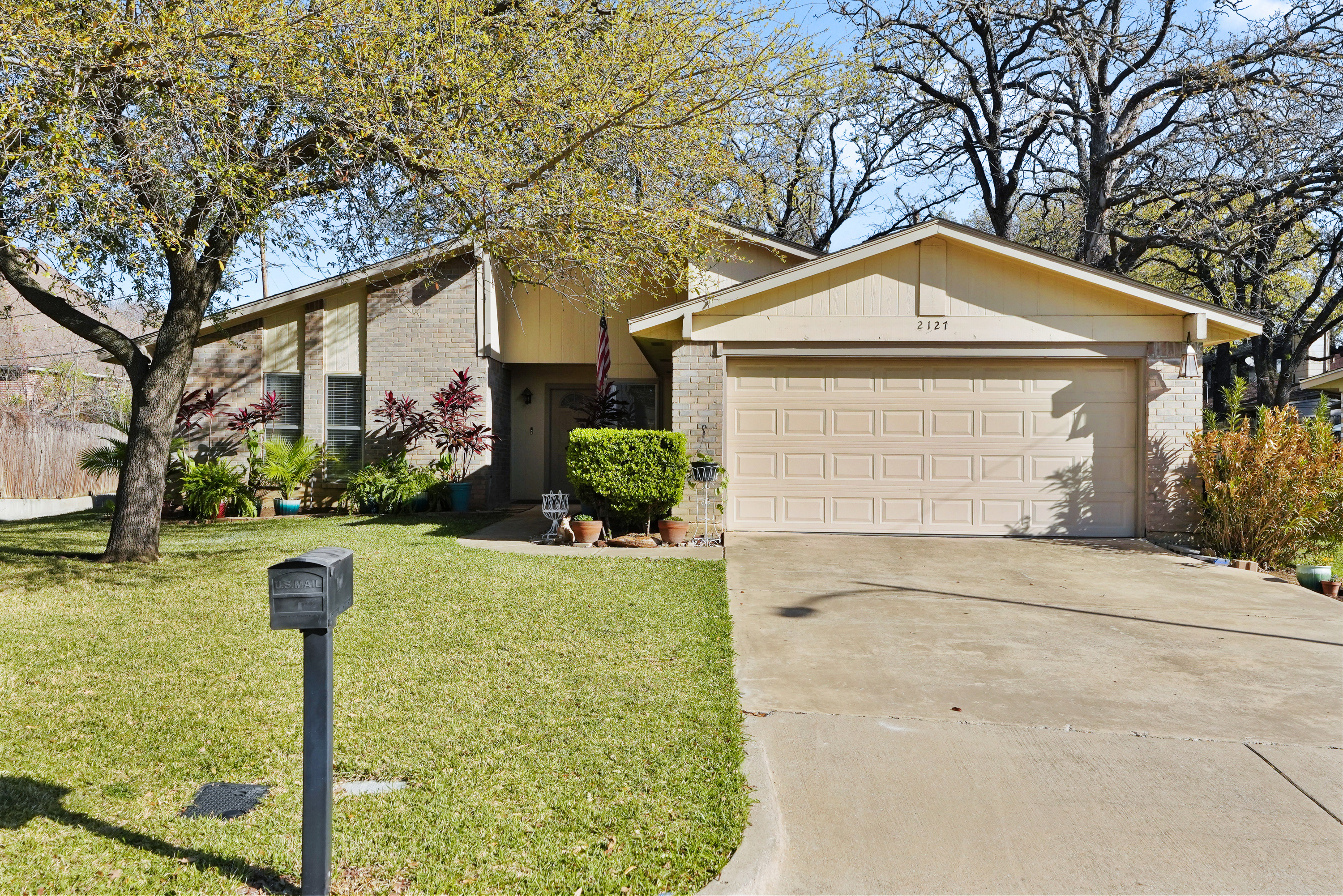 2127 Holt Road Arlington, TX 76006 - Photo 8 of 8