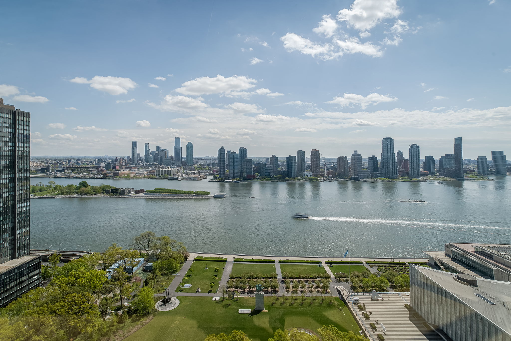 50 United Nations Plaza, Unit 26B Manhattan, NY 10017 - Photo 7 of 25 a view of a lake