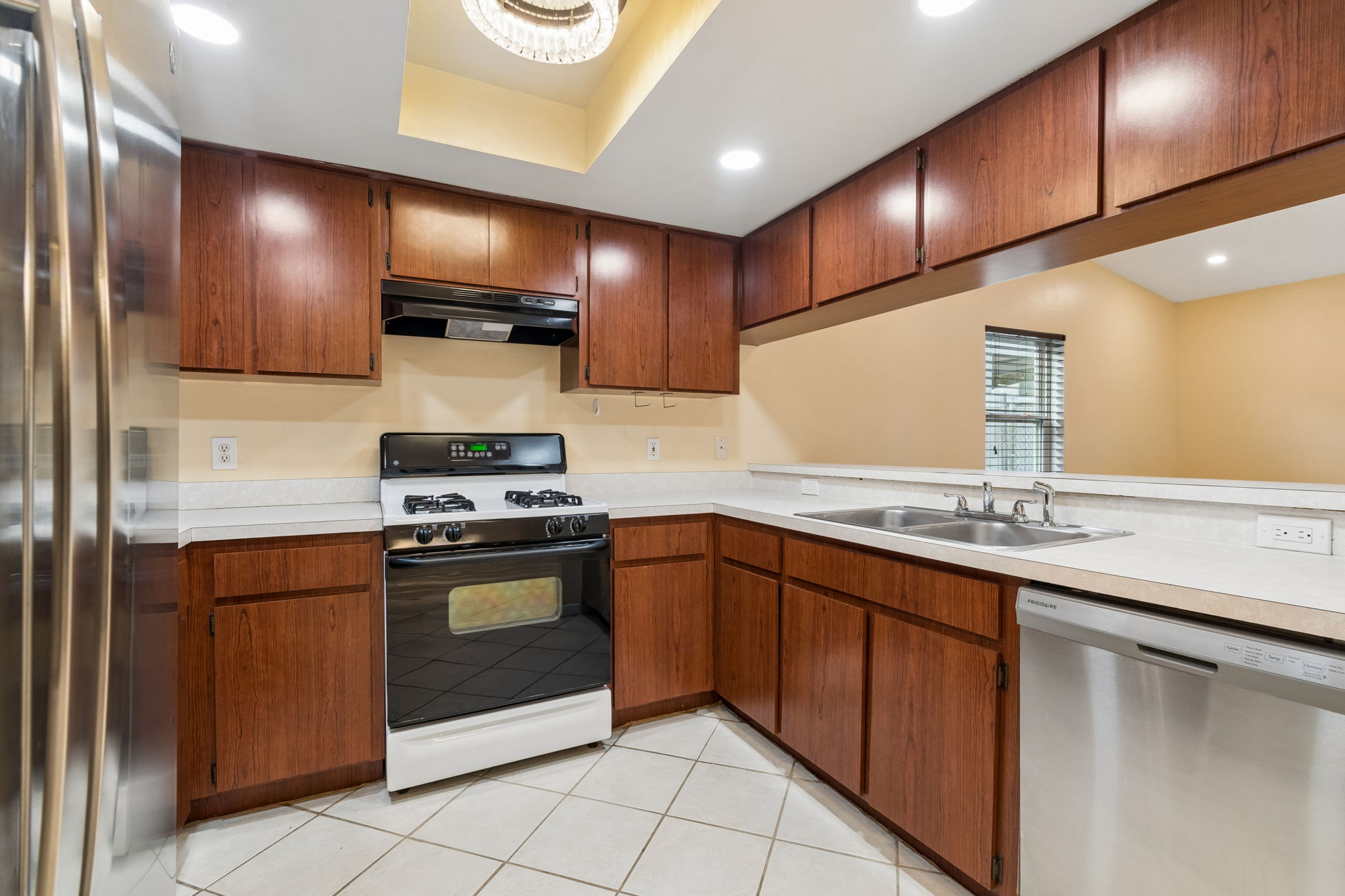 8445 North River Road Tampa, FL 33635 - Photo 13 of 43