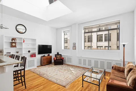 $1,495,000 | 23 East 10th Street, Unit PHA | Greenwich Village