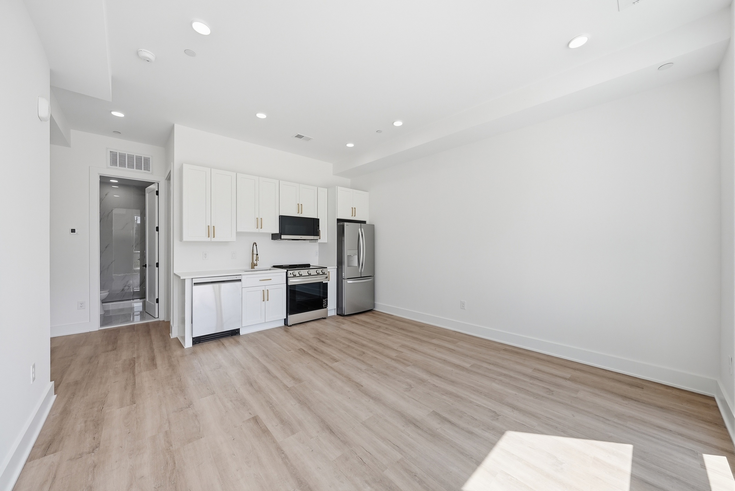 2105 M Street Northeast, Unit 6 Washington, DC 20002 - Photo 9 of 26 Gallery Image 9